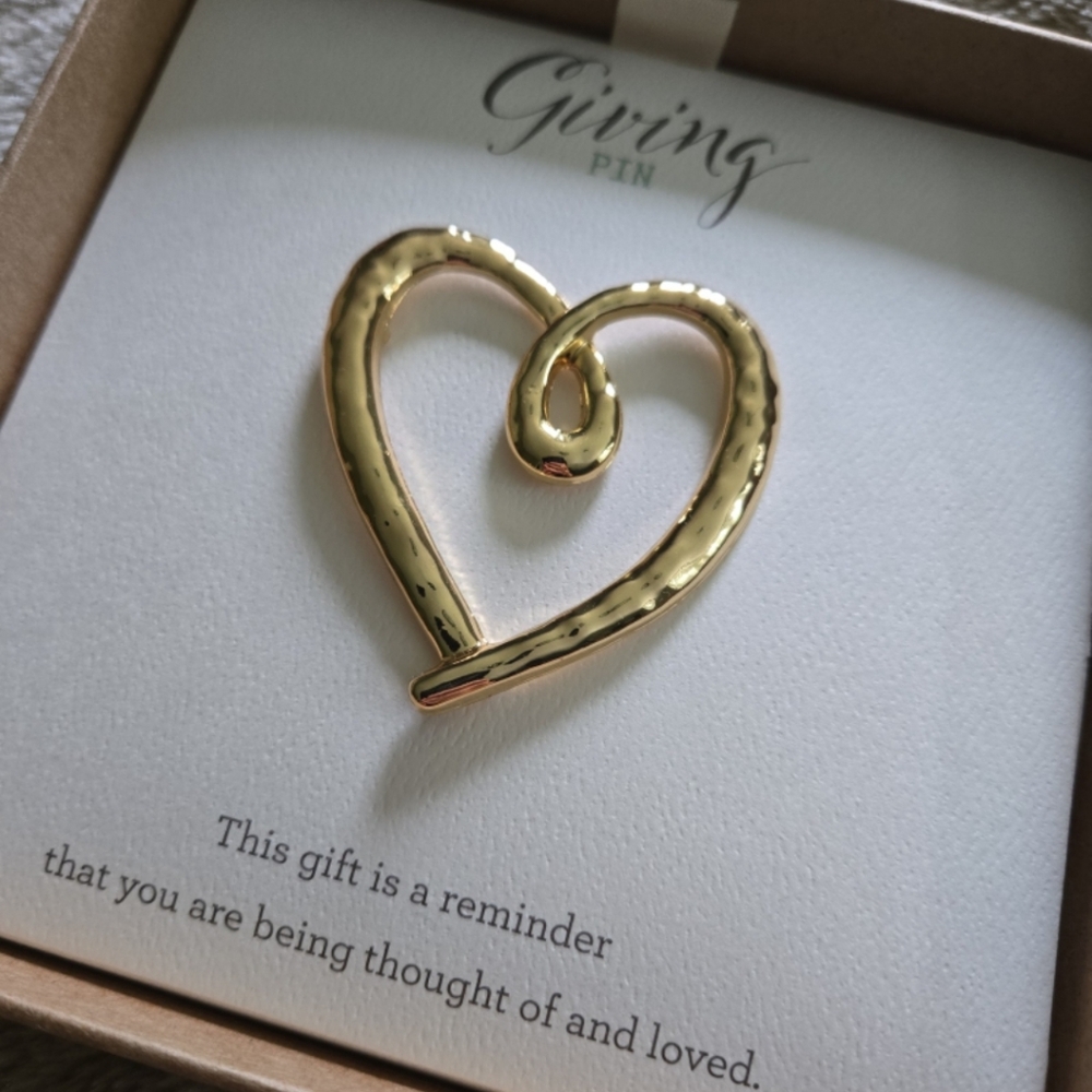 Giving Pin Demdaco Gold Heart Brooch New In Box - Picture 6 of 11